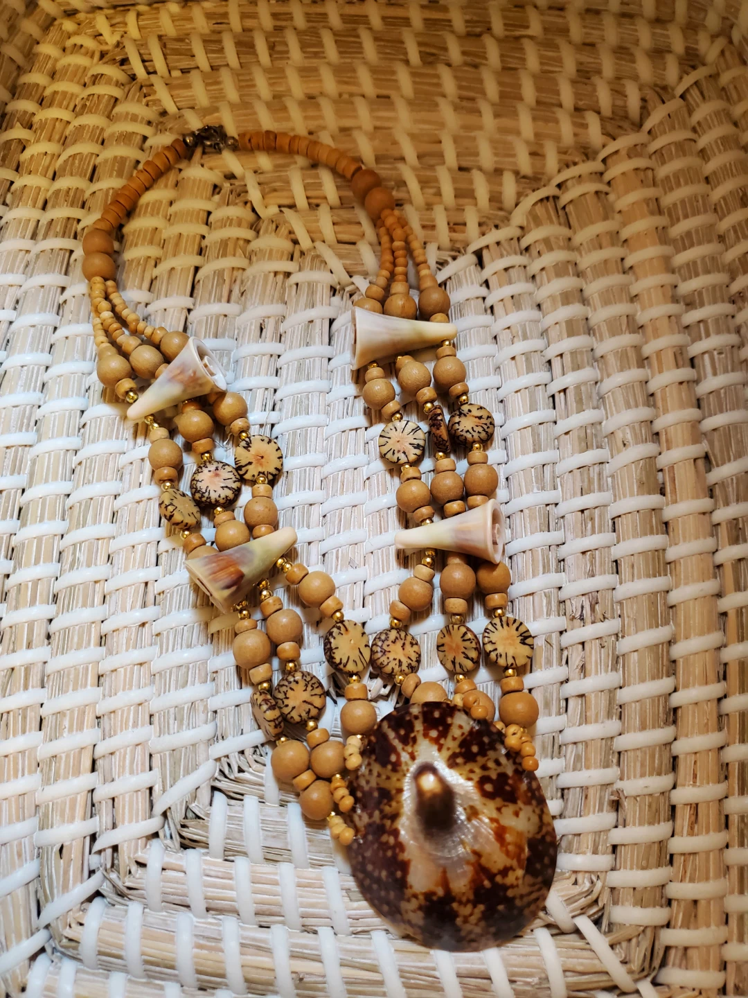 Wooden Beaded Necklace with Shell Pendant- Bought in Greece! 🇬🇷 - photo 3