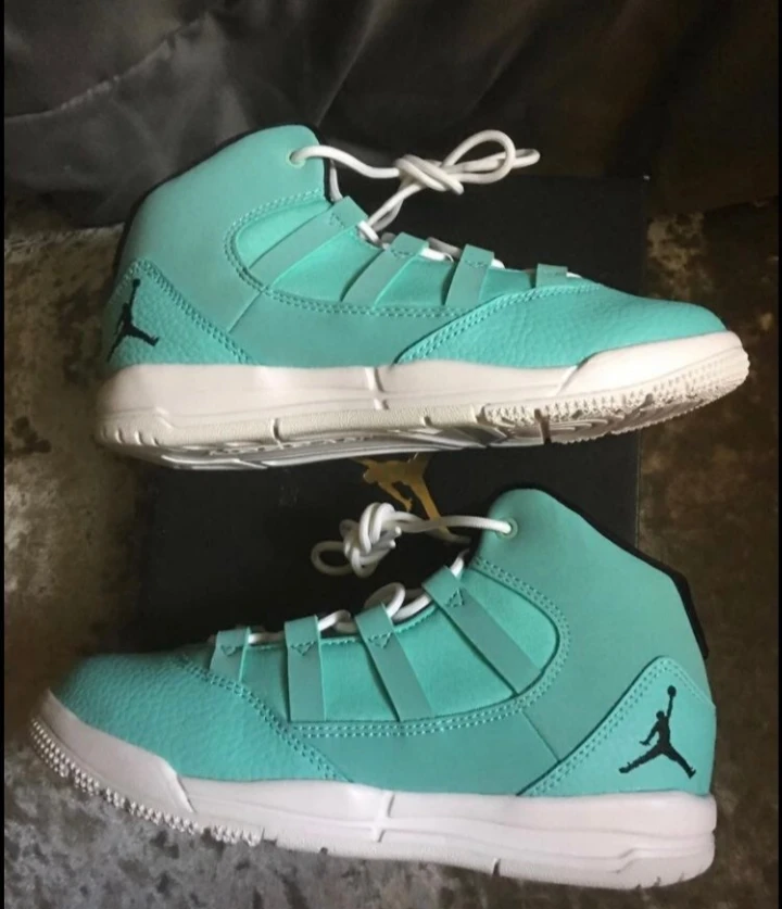 Jordan Max Aura (PS) Teal youth Shoes Size 1Y - photo 3