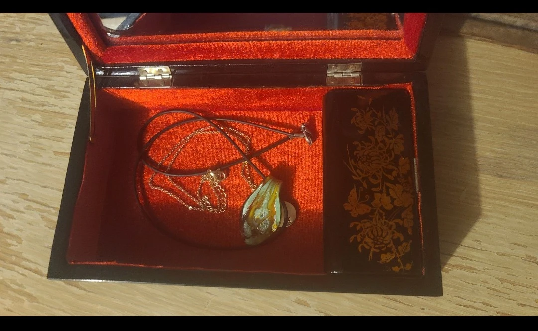Vintage Jewelry Box with Mirror - photo 4