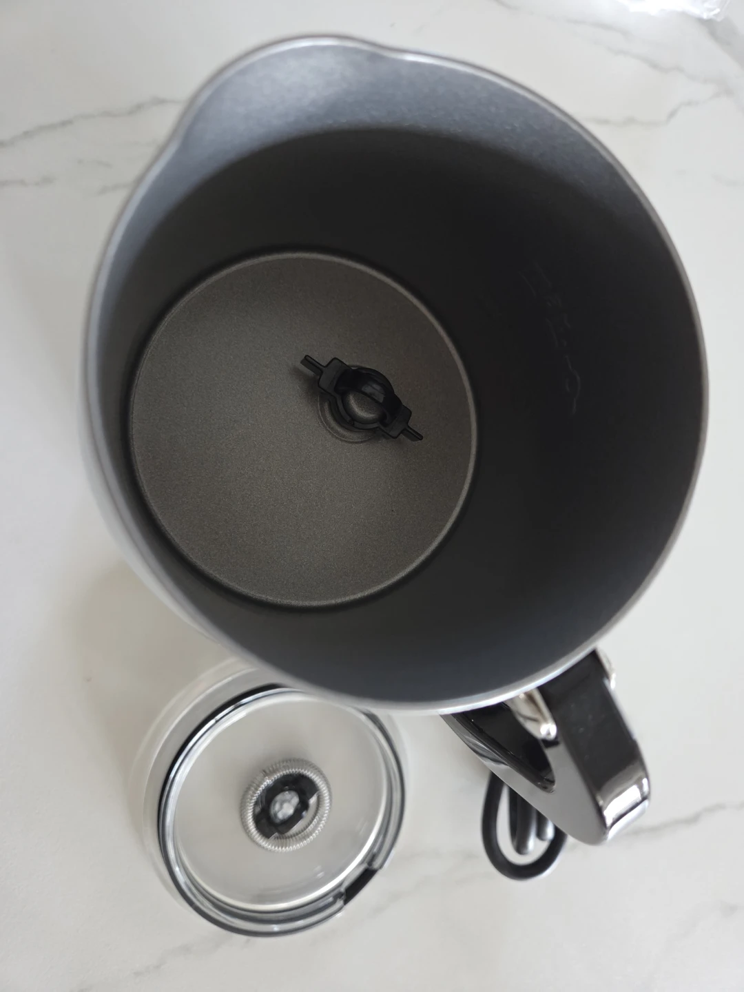 Nespresso Essenza Mini & Aeroccino Milk Frother - photo 4