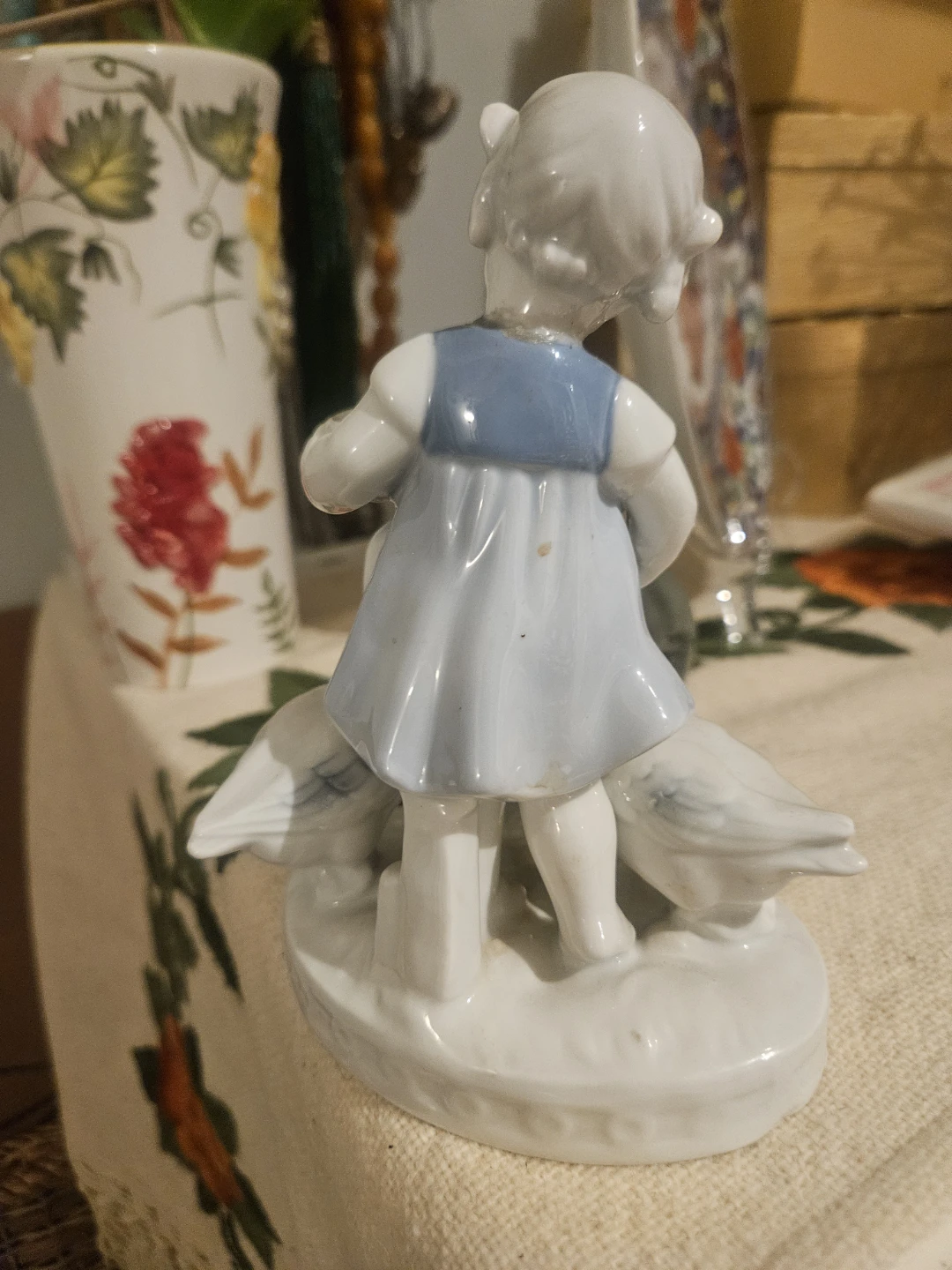 Gerold Porzellan Bavaria Figurine of Girl with Geese - photo 3