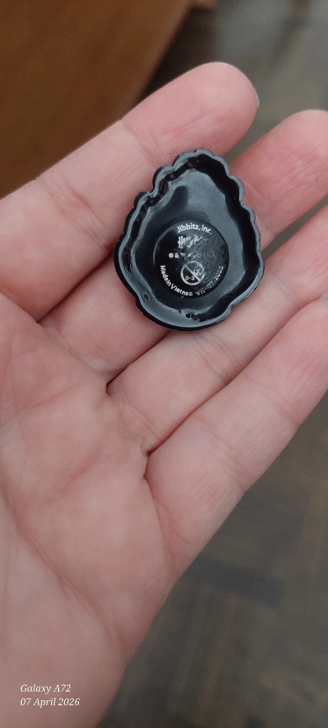 Harry Potter Hogwarts Crest Jibbitz Charm - photo 2