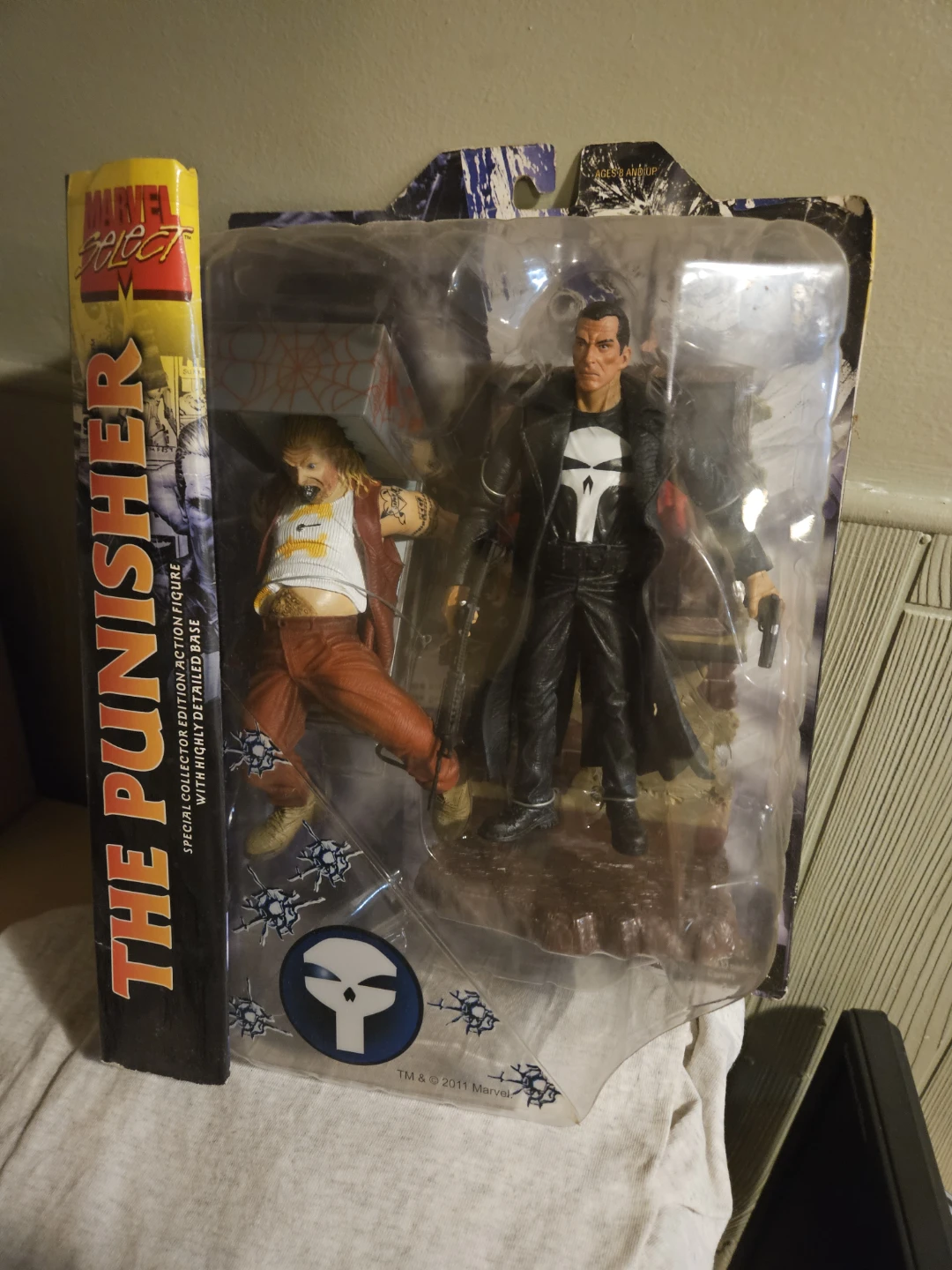 Marvel Select The Punisher Action Figure with Villain