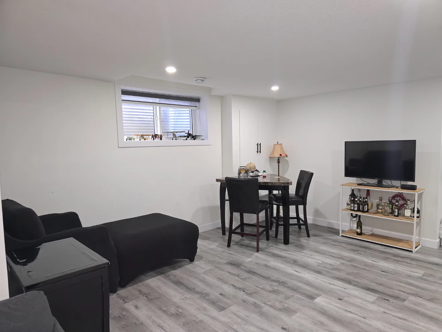 Private room for rent (ready to move may 1) - photo 2