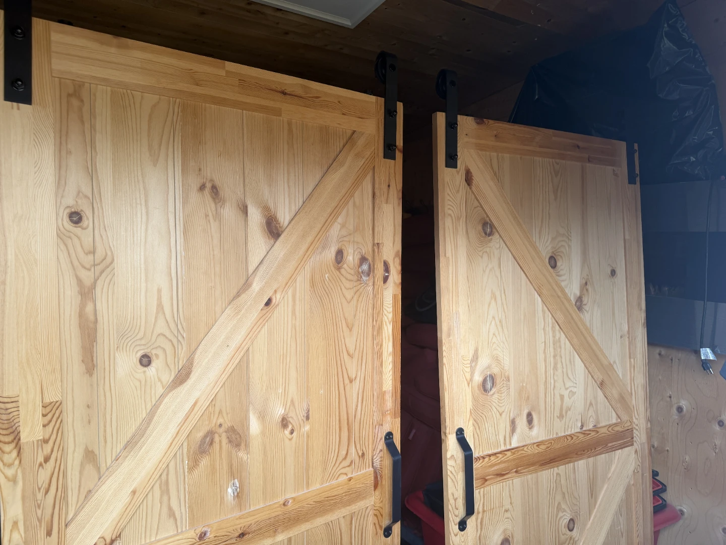 Pair of Wooden Barn Doors with Hardware - photo 2
