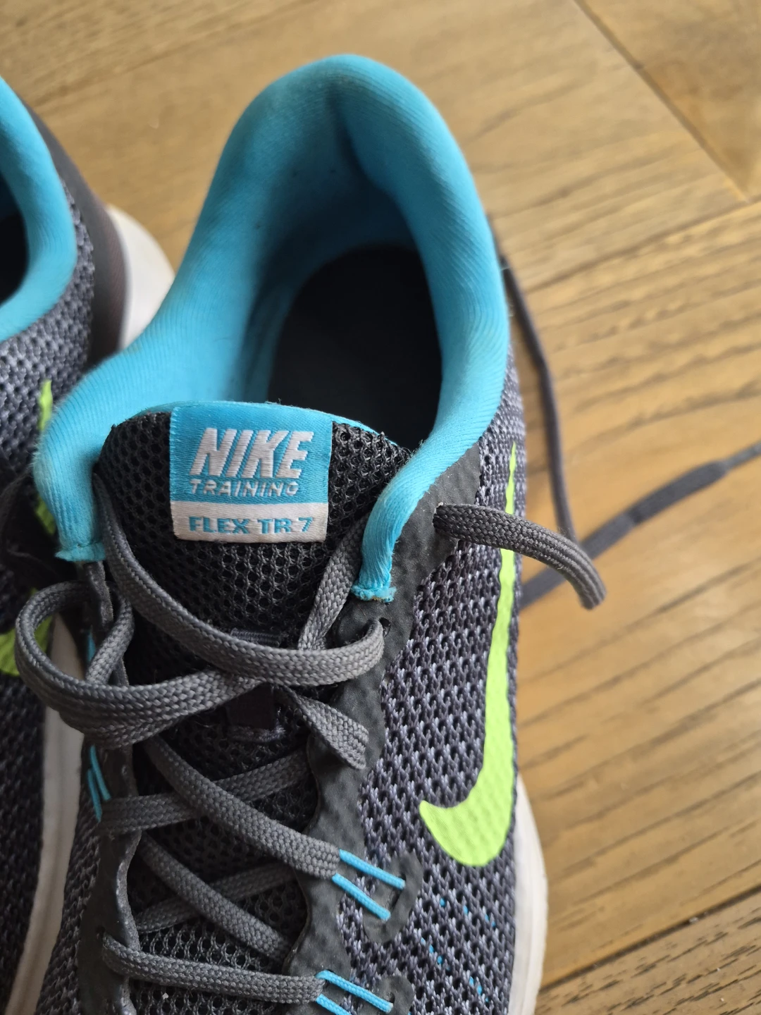 Like new Nike runners - photo 2