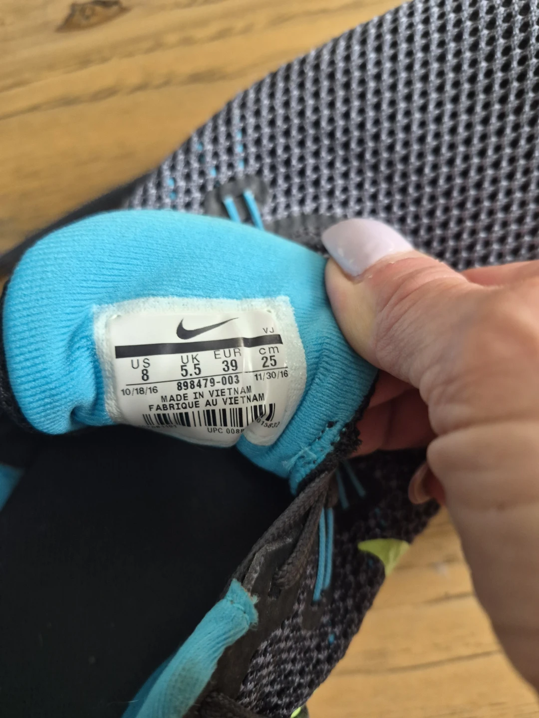 Like new Nike runners - photo 3