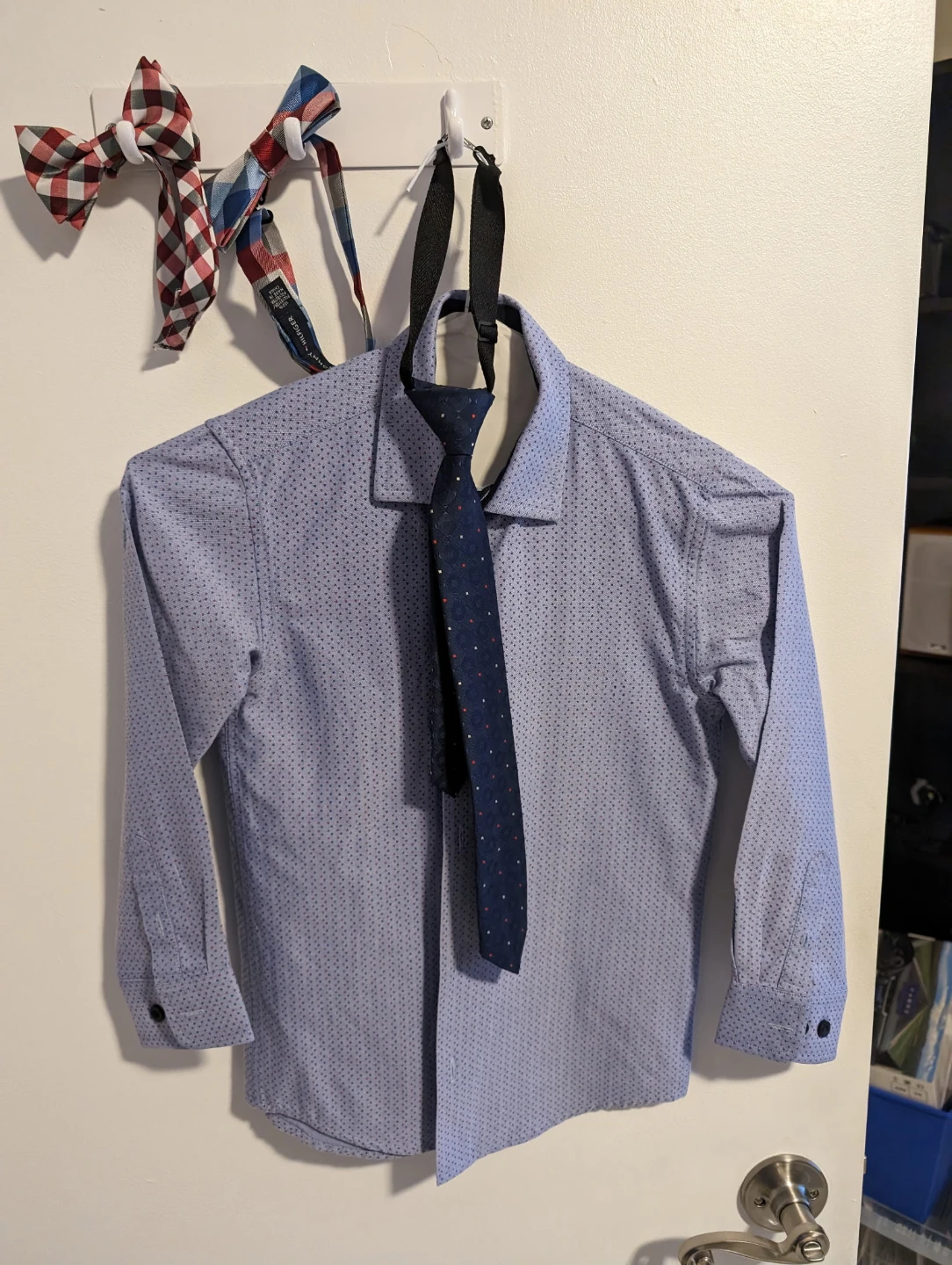 Boys Dress Shirt with Tie and Bow Ties and shoes size 30 - photo 2