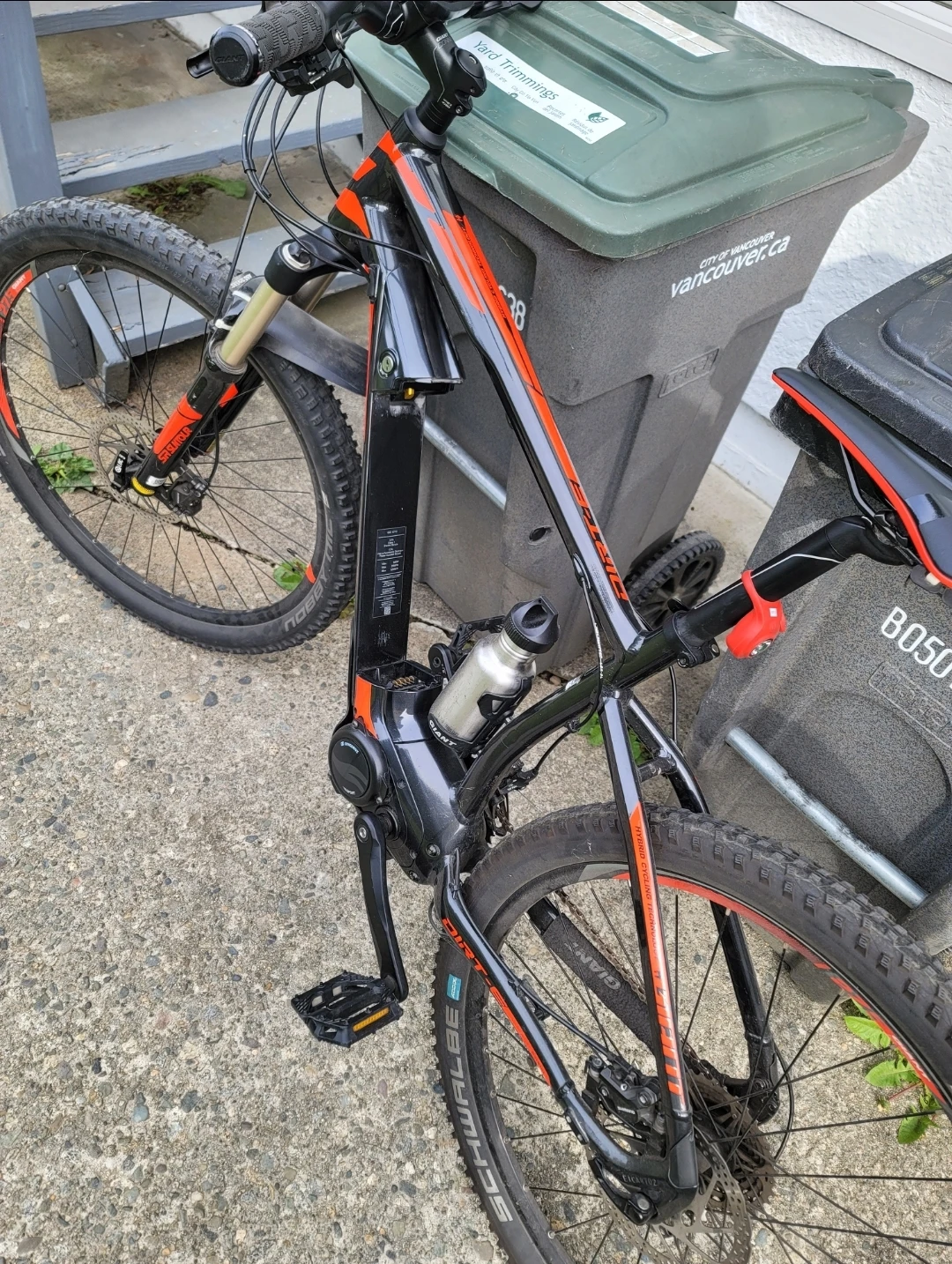 Giant 27.5" Electric Mountain Bike - photo 2