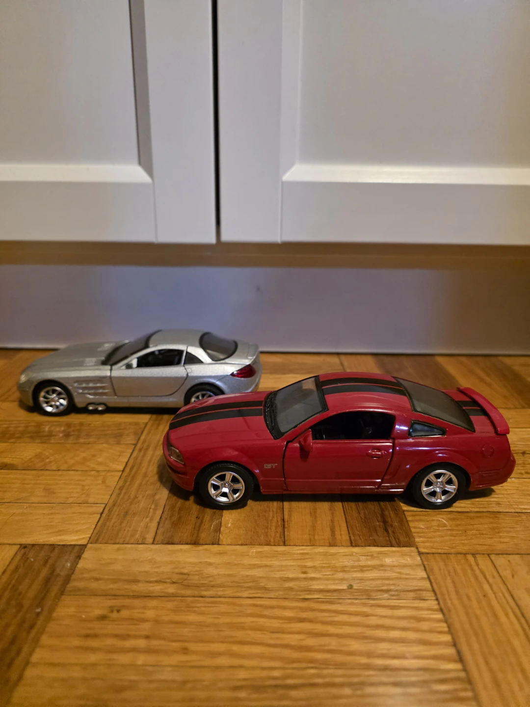 Model Toy Cars - Ford Mustang & Mercedes-Benz - photo 2