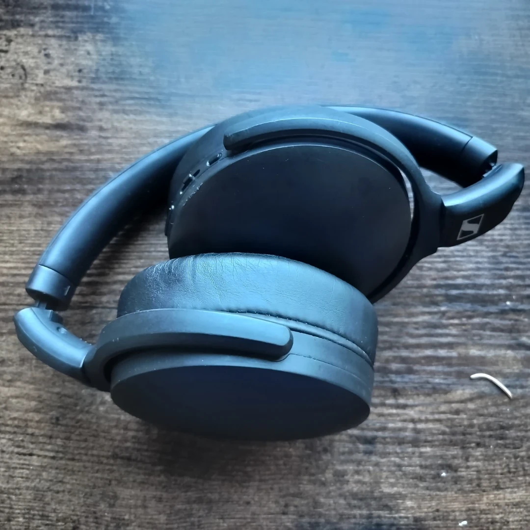 Sennheiser 350BT Wireless Over-the-Ear Headphones - photo 2