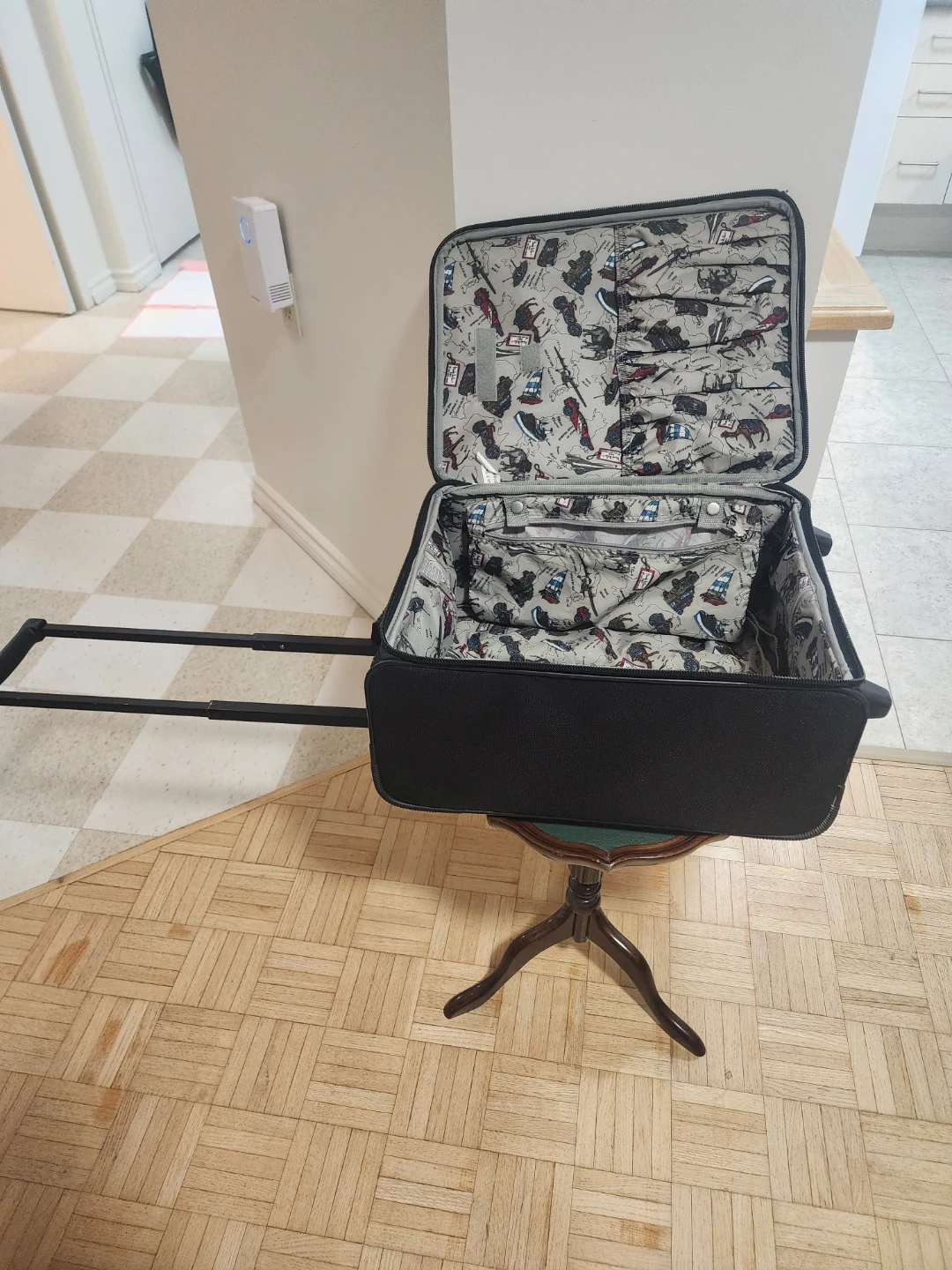 Black Carry On Suitcase $10 Keswick - photo 2