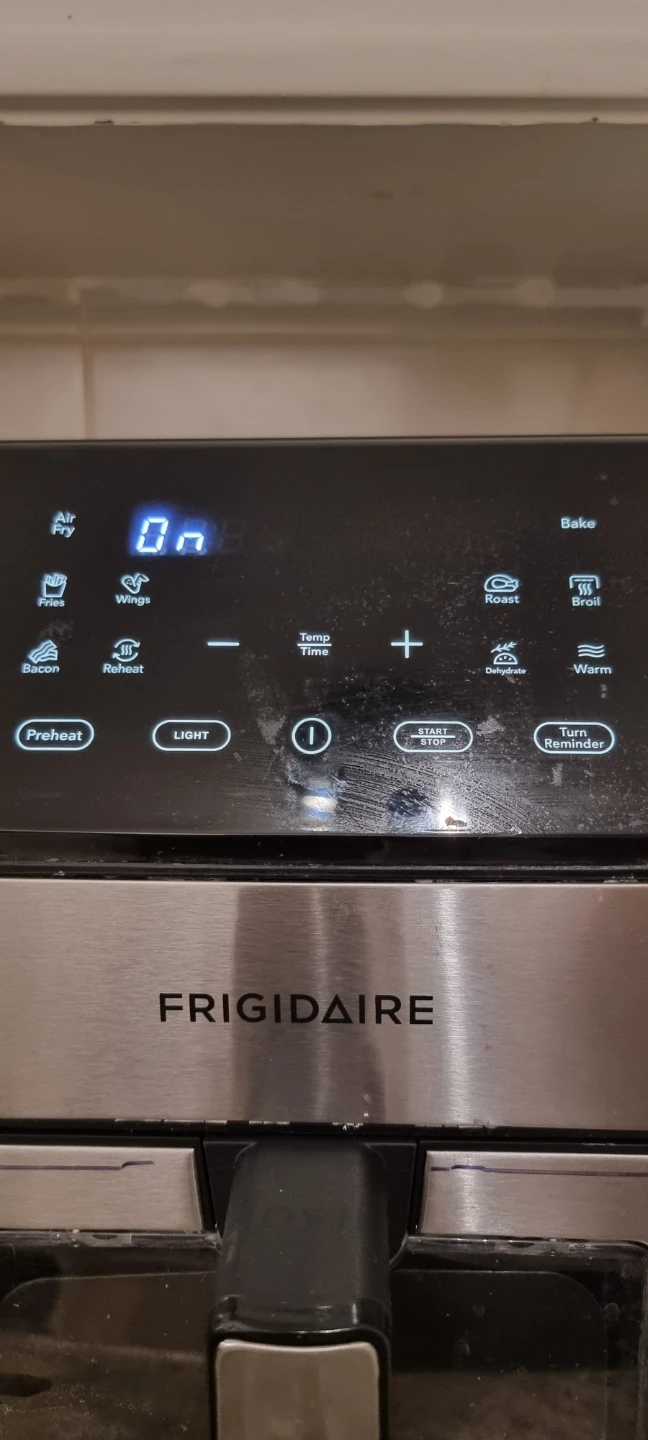 Frigidaire Air Fryer - photo 2