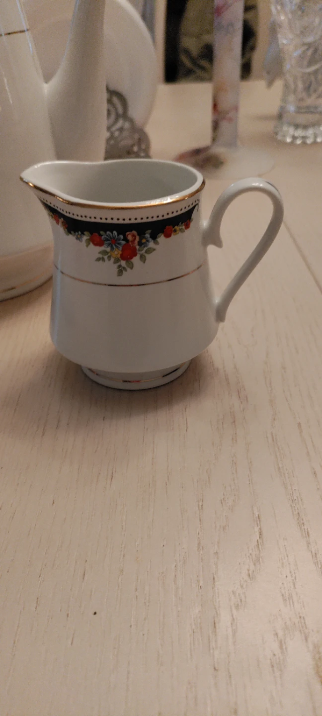 White Ceramic Teapot with Floral Design - photo 2