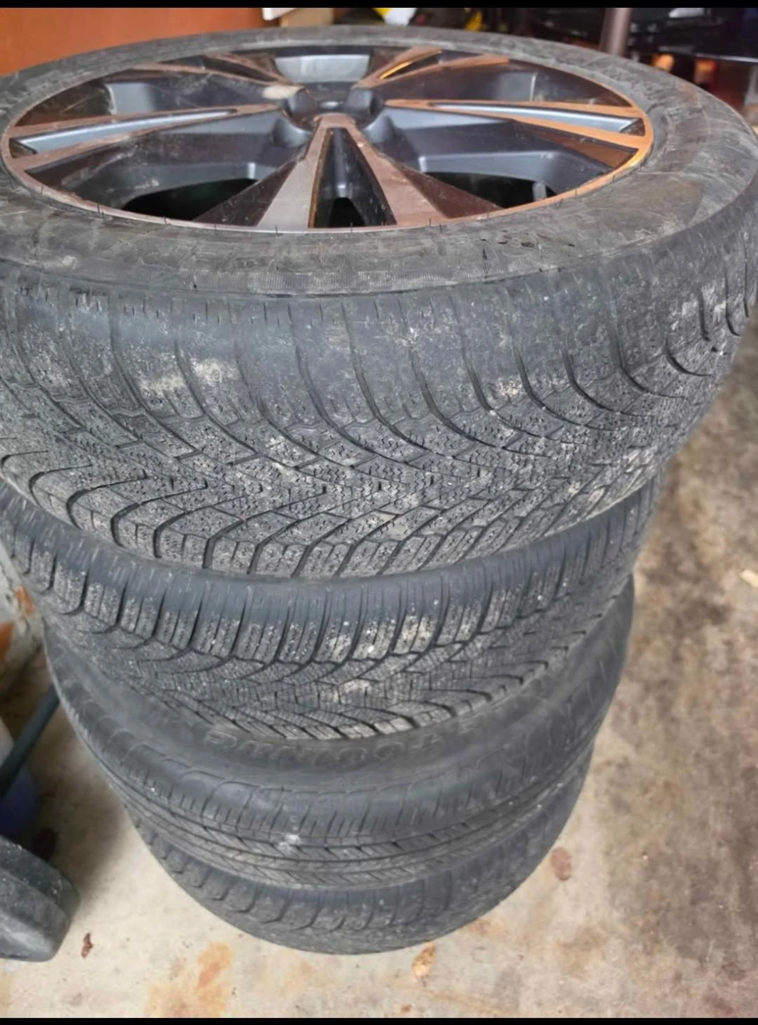 Nissan pathfinder tires (with rims) set of 4 - photo 3