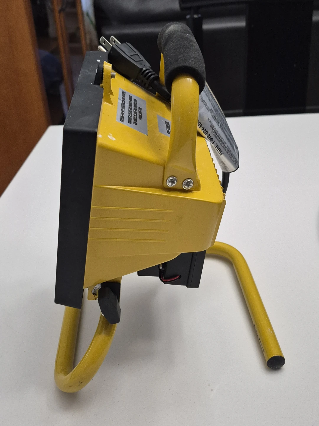 LED Yellow Work Light - photo 2