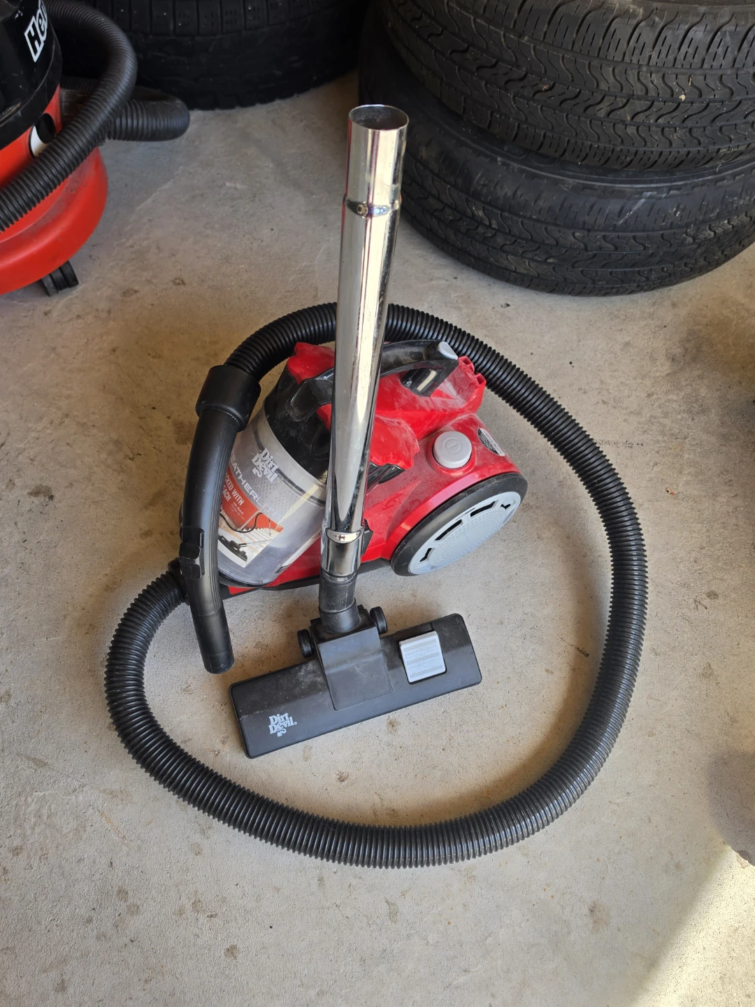 Dirt Devil FeatherLite Vacuum Cleaner - photo 3