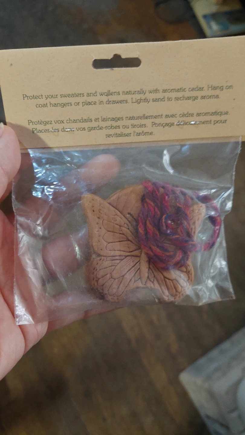 🌱 Cedar Closet Freshener - Butterfly - photo 2