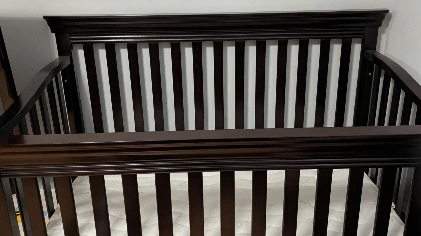 Brand new Italian made crib with organic cotton mattress - photo 3