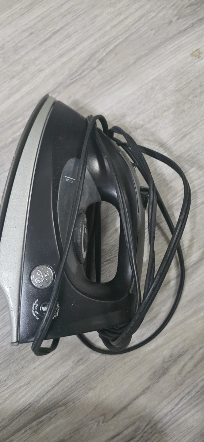 GE Steam Iron - photo 2