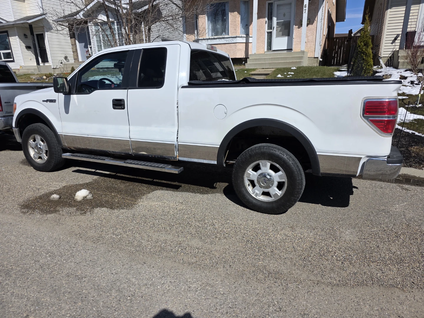 White Ford F-150 - photo 4
