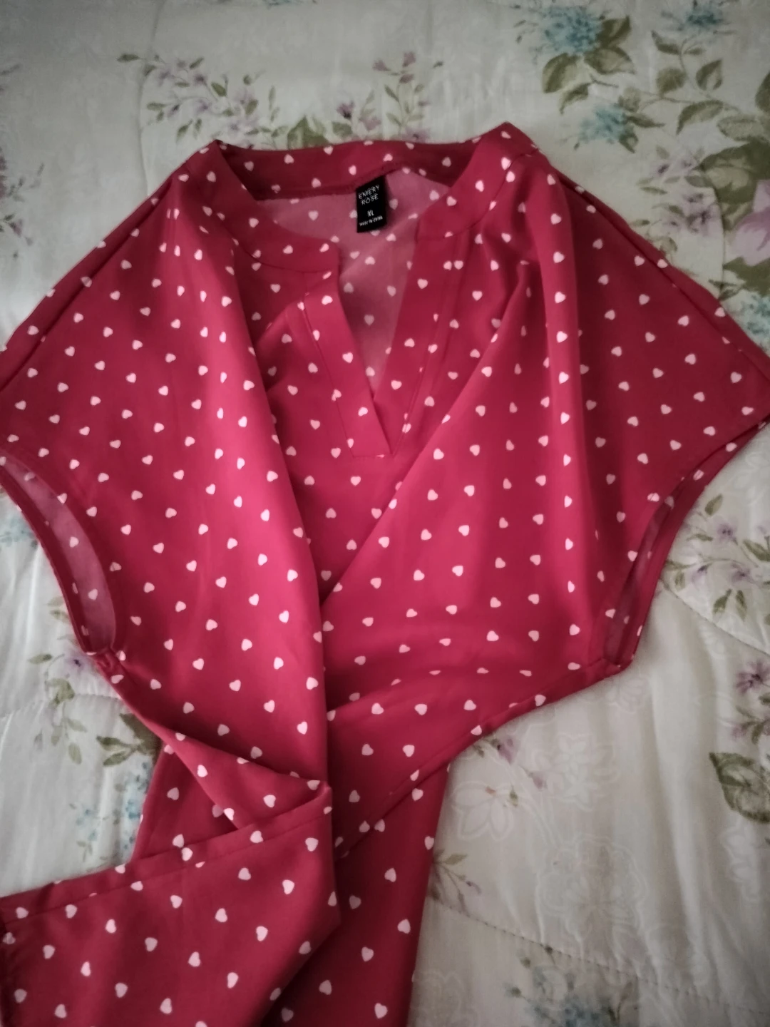 Emery Rose Red Heart Print Blouse XL - photo 3