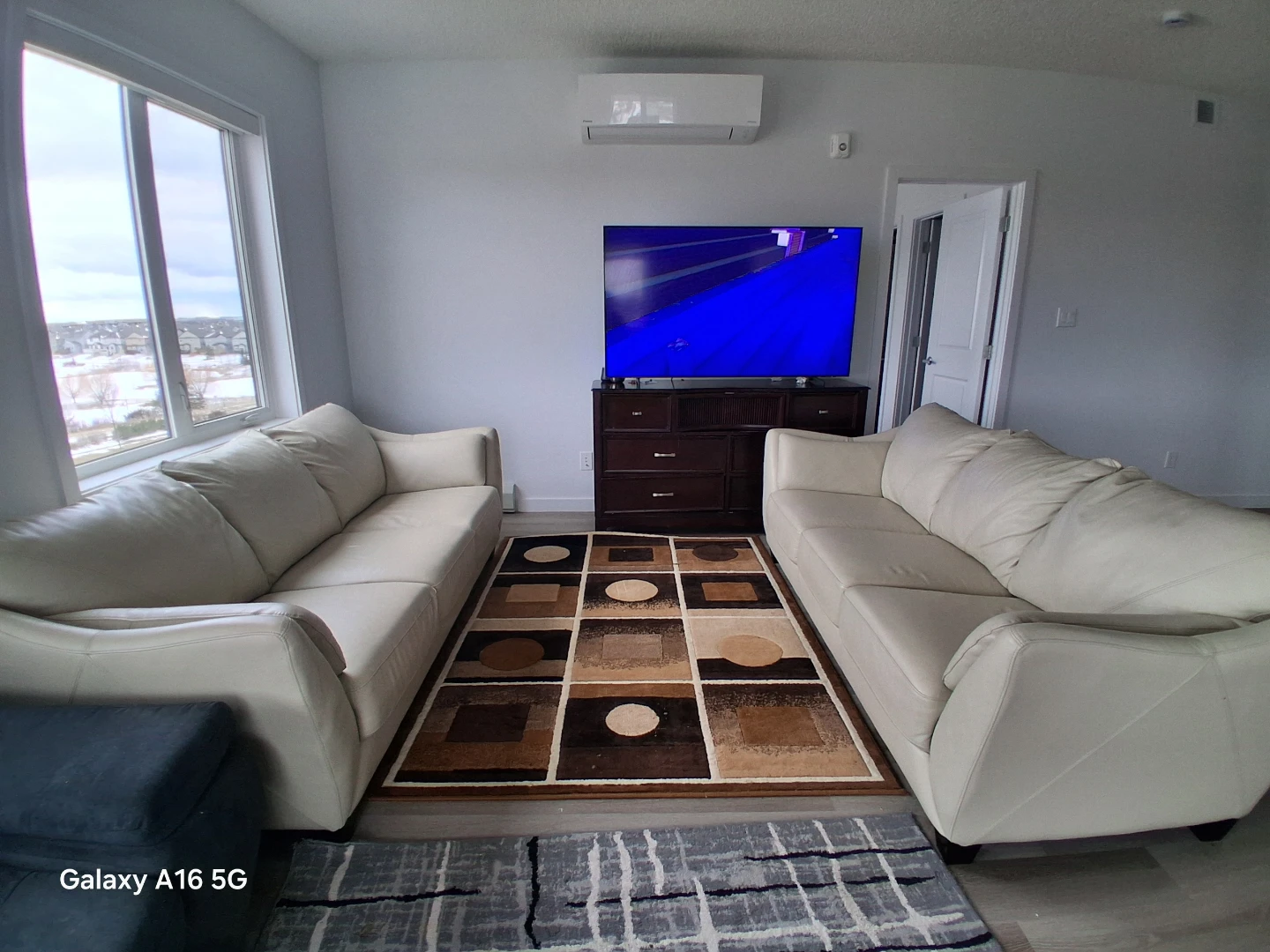 Cream Leather Sofa - photo 4