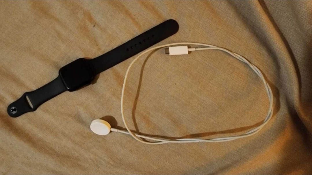 Apple Watch SE 2nd Generation - photo 2