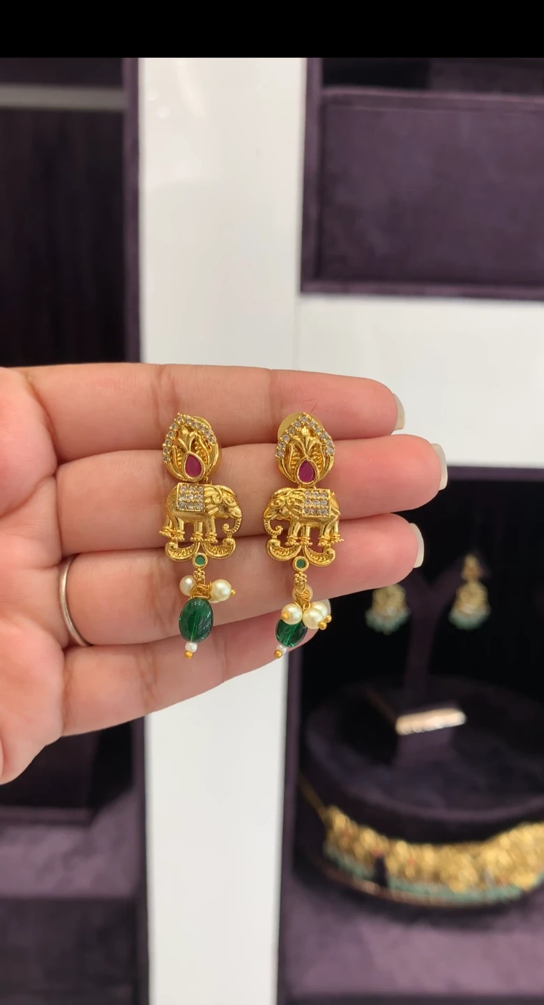 Brand new Gold Earrings with Emeralds and Pearls - photo 3