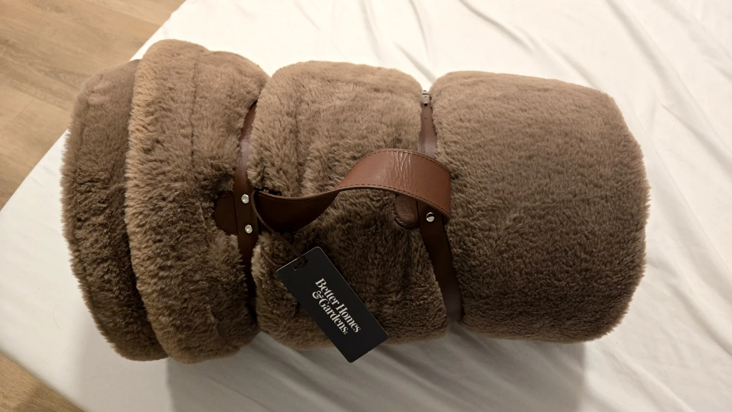 Taupe Faux Fur Throw - 50 x72