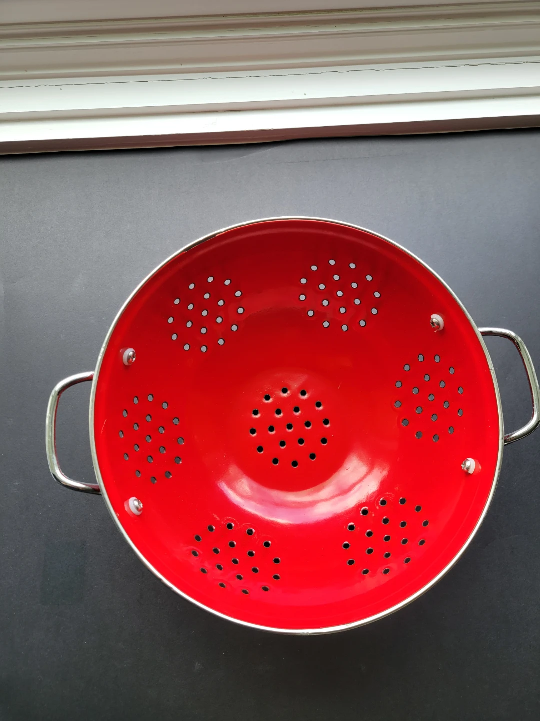 Red Enamel Kitchen Colander - photo 2