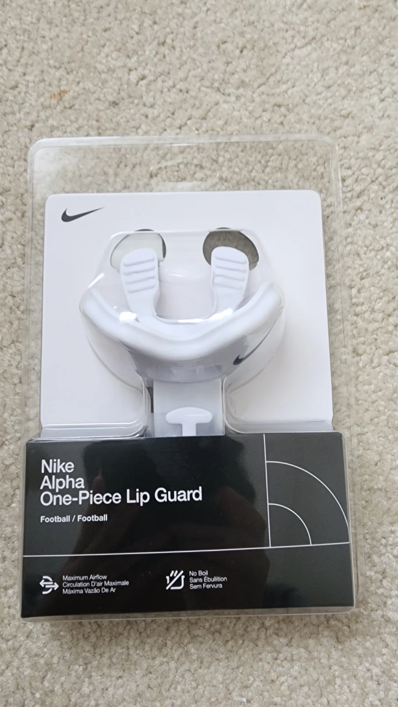 Nike Alpha One-Piece Lip Guard