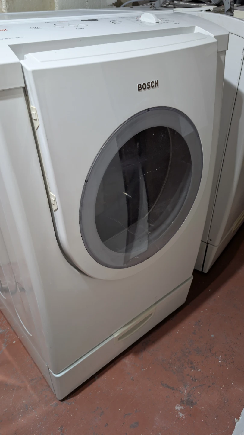 Bosch Clothes Dryer and washer - photo 2