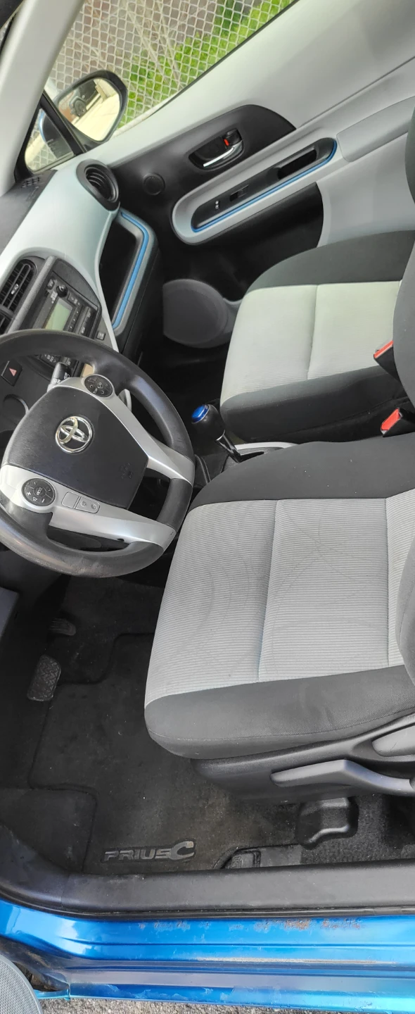Blue Toyota Prius C - photo 4