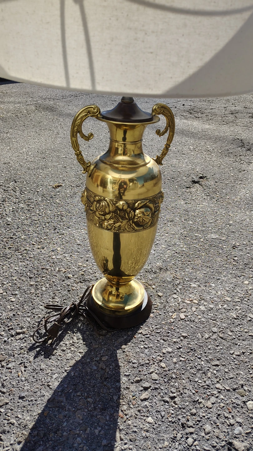 Vintage Brass Table Lamp with Decorative Urn Base - photo 2