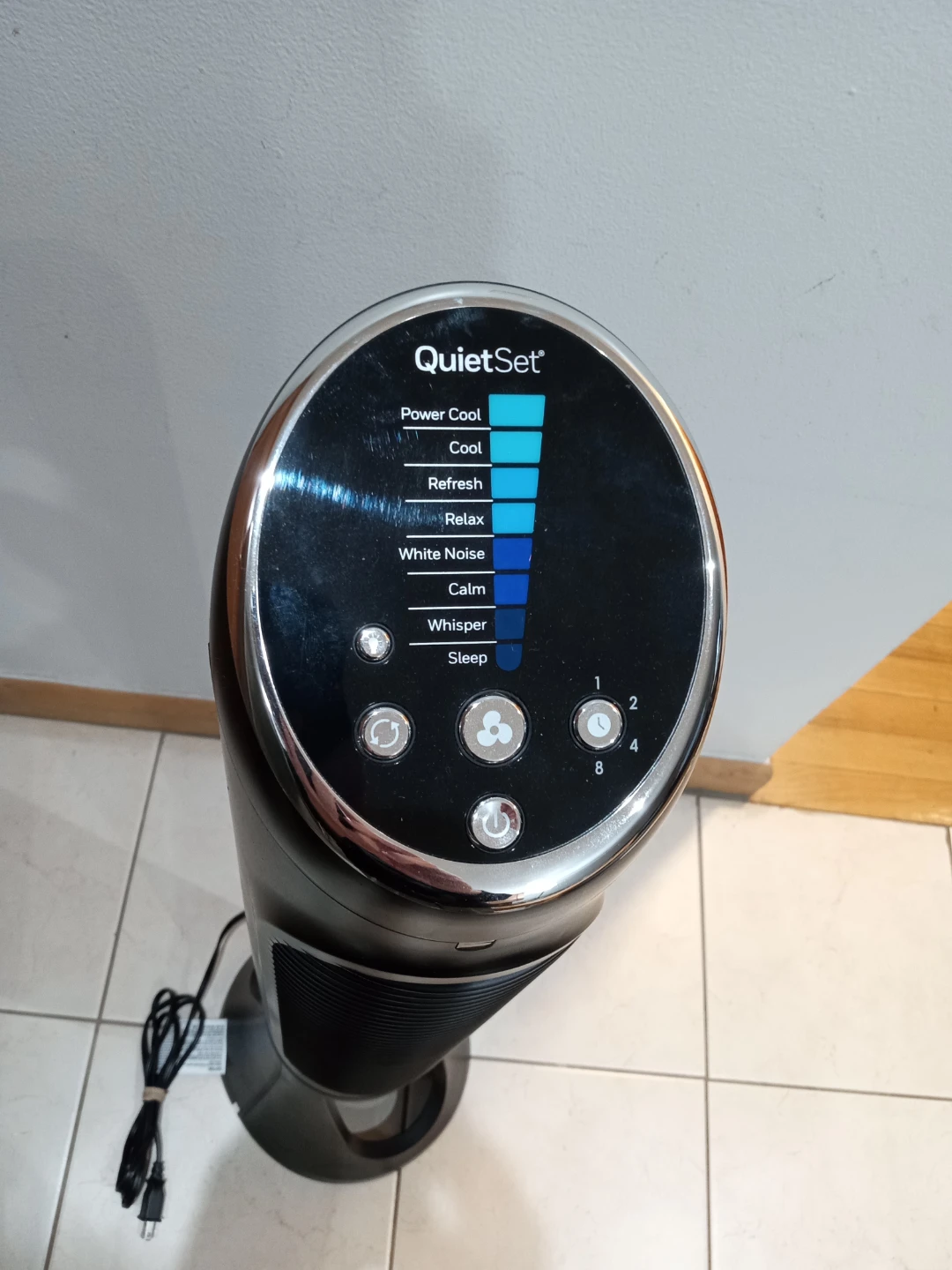 Honeywell QuietSet 8. 40" Tower Fan w/remote. Model HYF290B. - photo 2