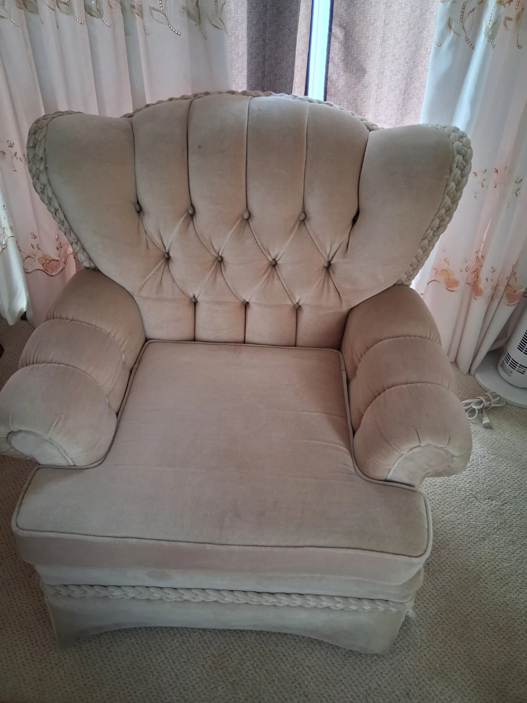 Tufted Accent Chair