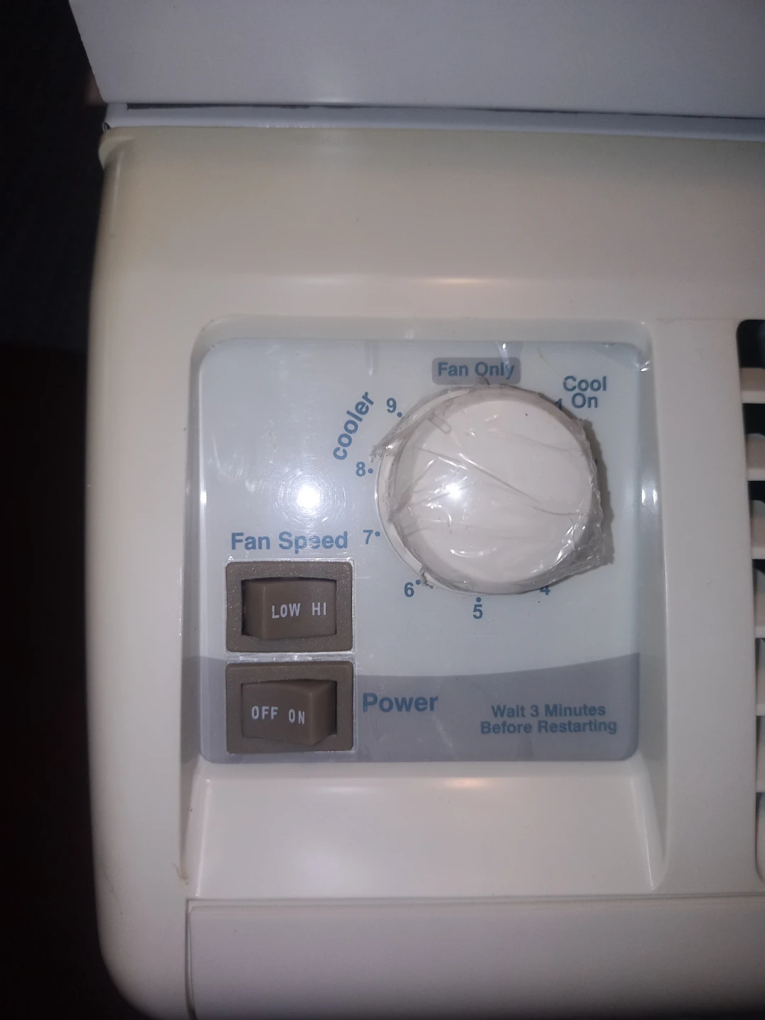 Goldstar Air Conditioner 5,050 BTU Mod# RO501M - New! - photo 2
