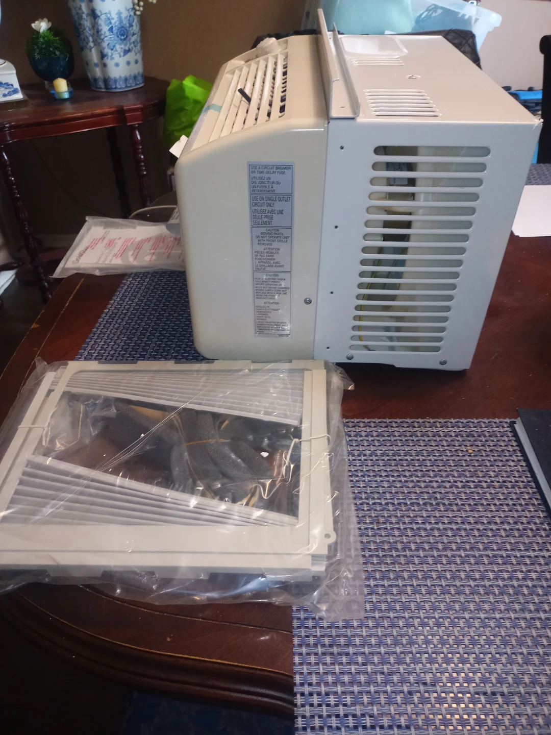 Goldstar Air Conditioner 5,050 BTU Mod# RO501M - New! - photo 3
