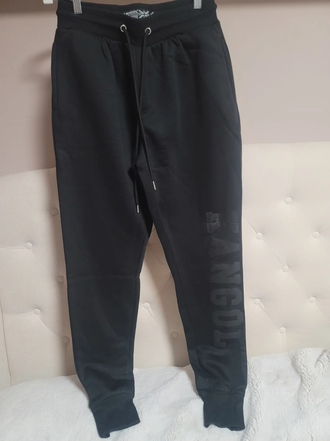 Men's black sweat pants size Medium by Kangol