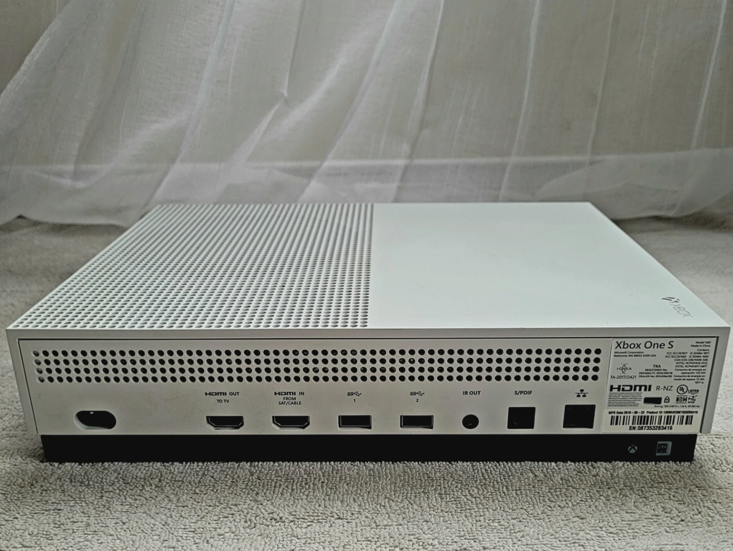 Xbox One S White Gaming Console with 1 white controller