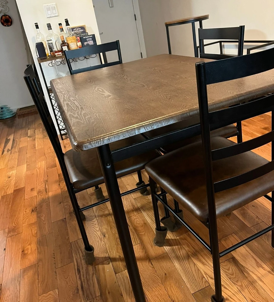 Dining Table and Chairs Set excellent condition