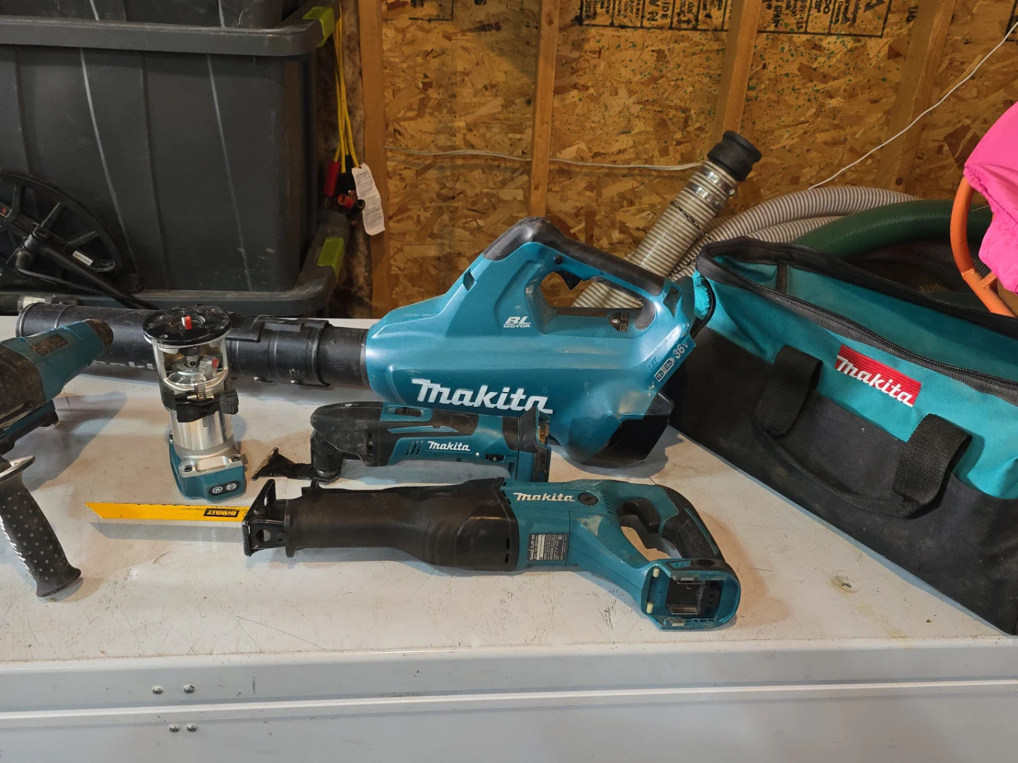 Makita Cordless Power Tool Set with Batteries and Chargers - photo 4