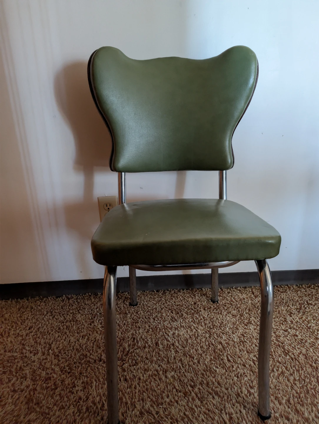 4 Vintage Green Vinyl Dining Chair (like new)