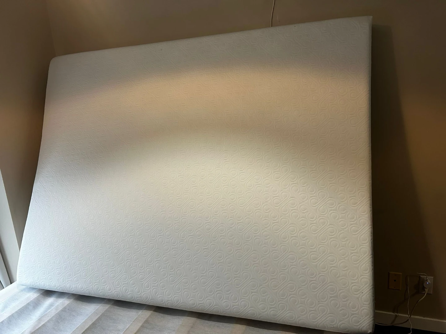 White Queen Size Mattress - photo 2