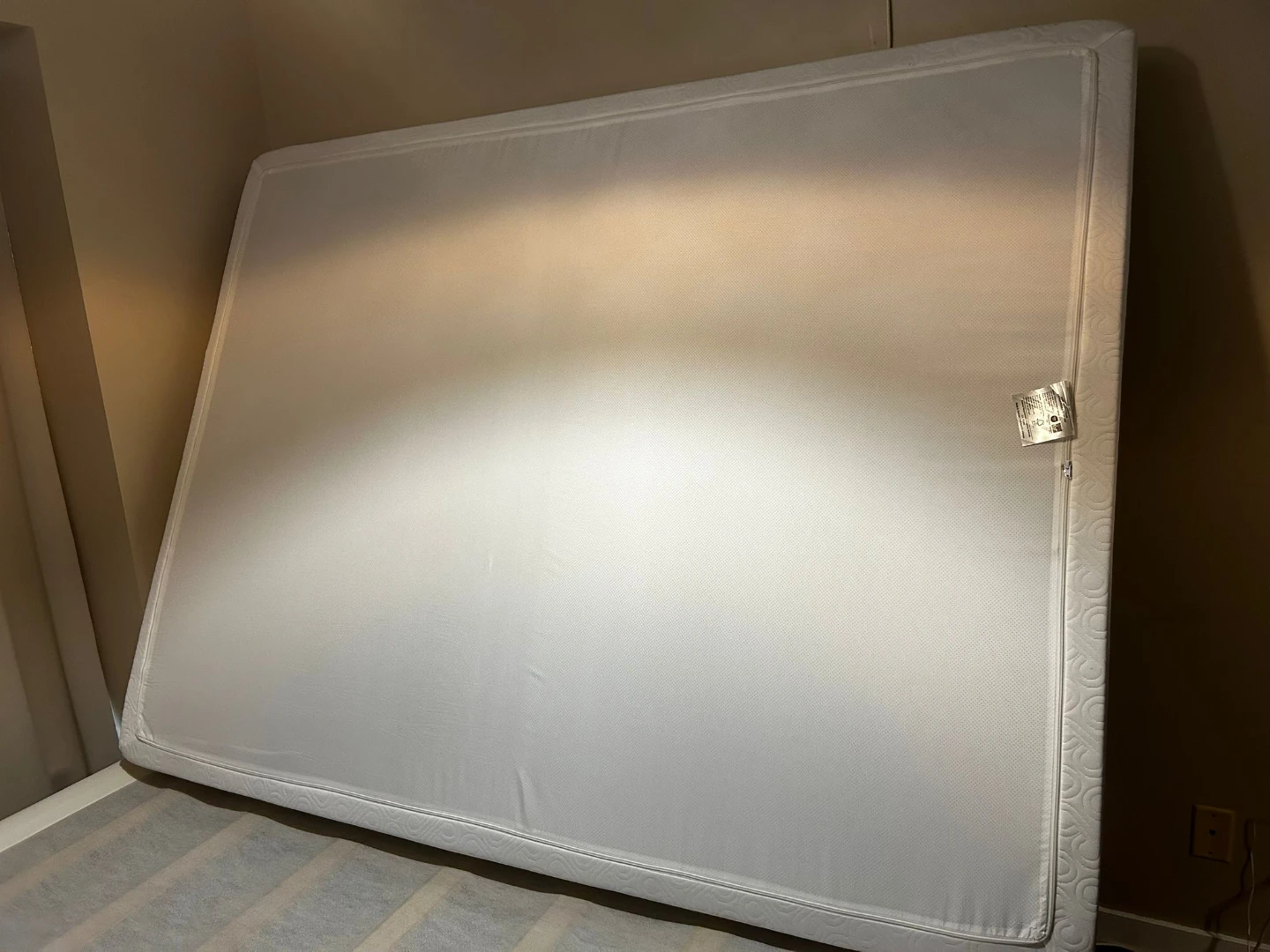 White Queen Size Mattress - photo 4