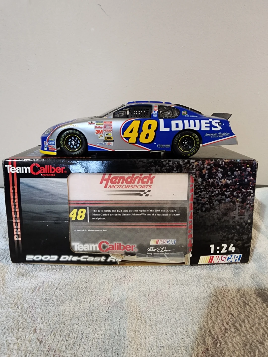 Team Caliber 1:24 Jimmie Johnson Lowe's Die-Cast Car