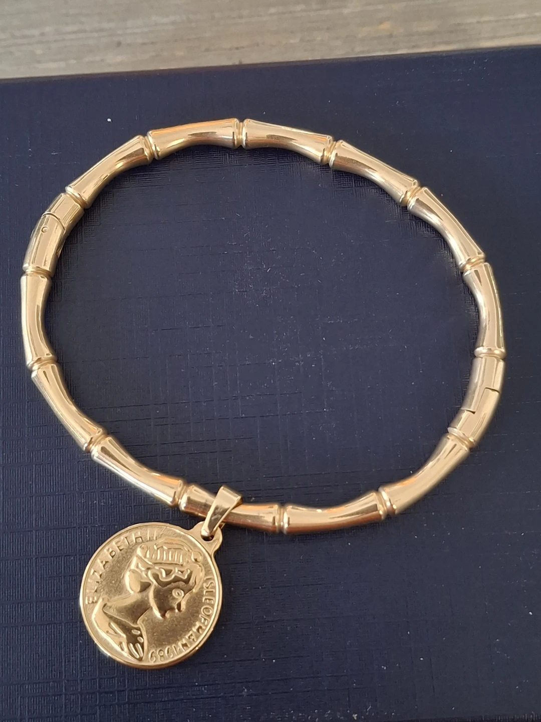 Gold Tone Stretch Bracelet bangle Queen Elizabeth Coin Charm - photo 2