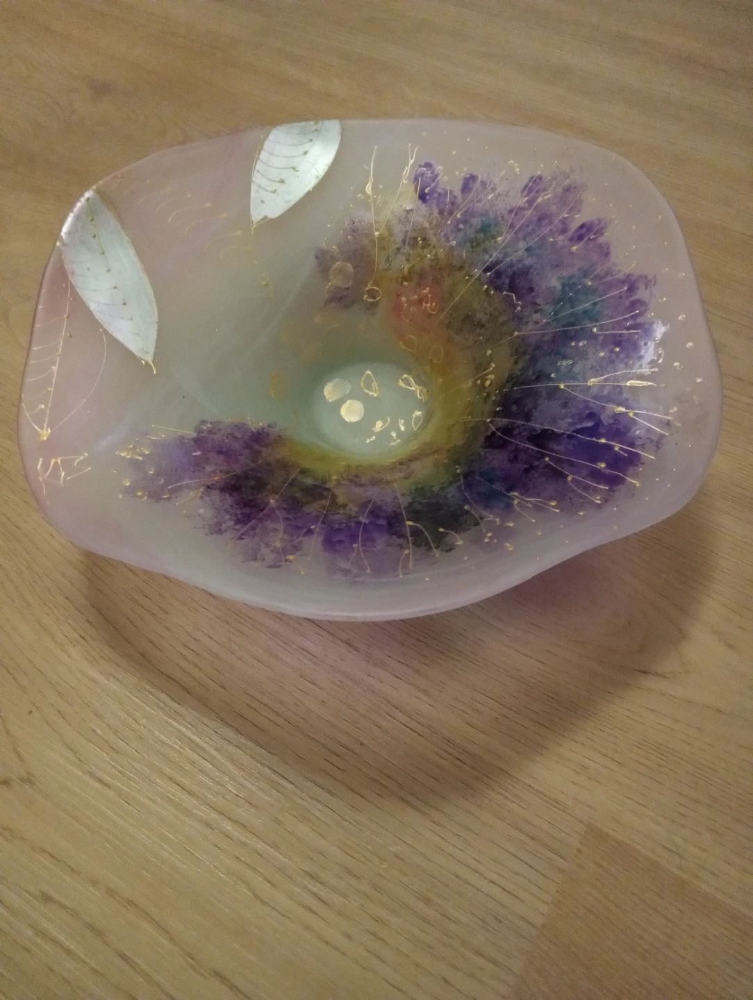 Branch new decorative art glass bowl $5.