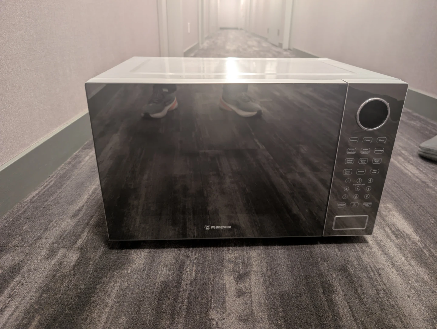 Westinghouse 30L Stainless Steel Microwave Oven - photo 4